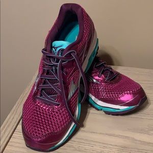 Ladies Mizuno Sneakers